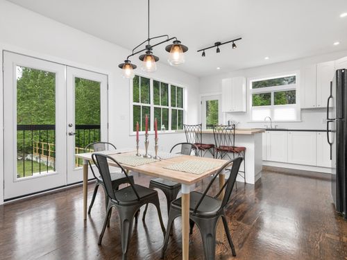 1926 Stonecutter Pl, Pemberton, BC, V0N2L0 | Card Image