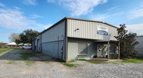 911 Weeks Island Rd, New Iberia, LA, 70560-7088 | Card Image