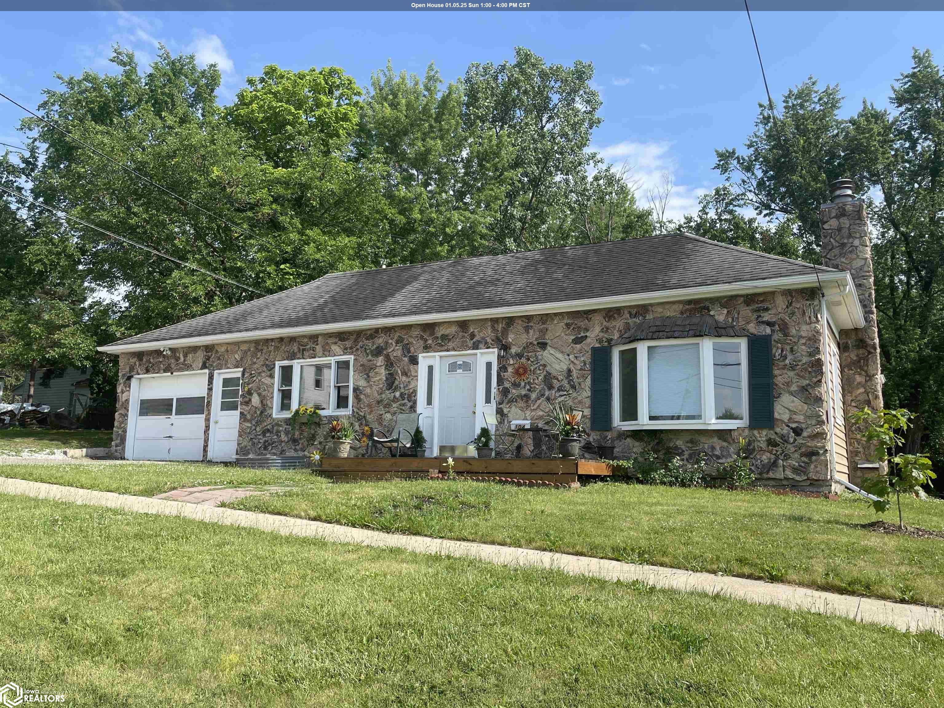 Lowe Ave, Fairfield, IA 52556