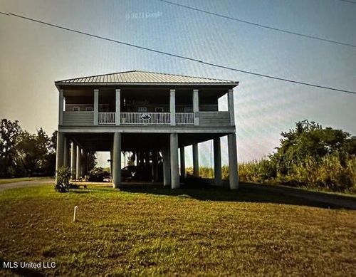 8925 Neptune Avenue, Ocean Springs, MS, 39564 | Card Image