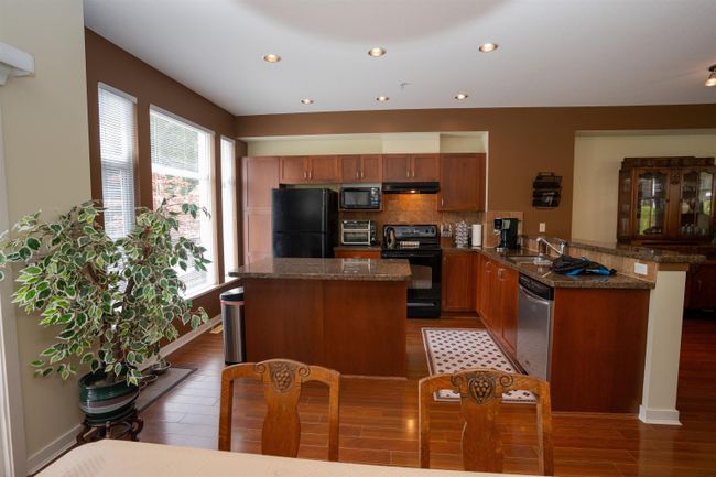 32 - 20120 68 Avenue, Townhouse with 3 bedrooms, 3 bathrooms and 2 parking in Langley BC | Image 9
