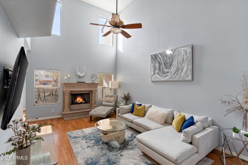 4-4301 N 21st St, Phoenix, AZ, 85016-5552 | Card Image