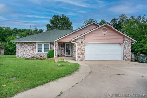 4605 Skylane Dr, Sand Springs, OK, 74063-3208 | Card Image