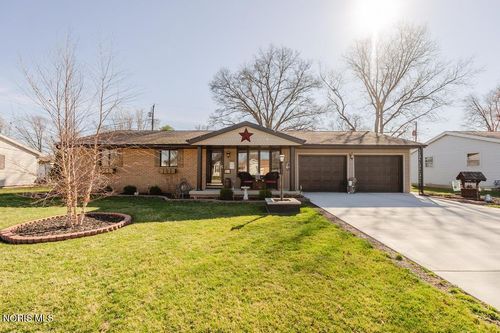 2419 Hollybrook Dr, Findlay, OH, 45840-3938 | Card Image