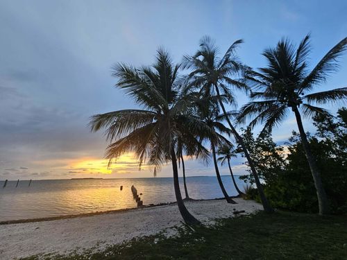 54 Sunset Rd, Key Largo, FL, 33037-2008 | Card Image