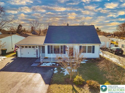 1243 Mine Lane Rd, Palmer Twp, PA, 18045-5657 | Card Image