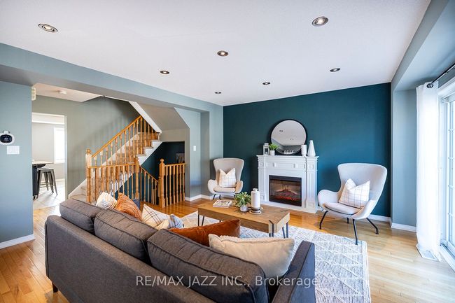 54 Barnham St, House attached with 3 bedrooms, 3 bathrooms and 1 parking in Ajax ON | Image 12