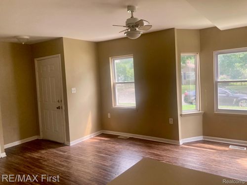 1549 E Madge Ave, Hazel Park, MI, 48030-2171 | Card Image