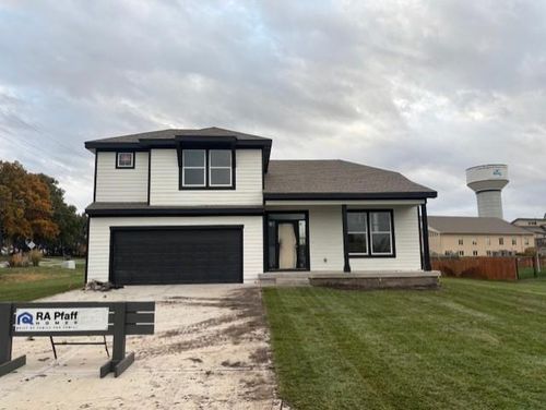 15501 Lakeside Dr, Basehor, KS, 66007-8709 | Card Image