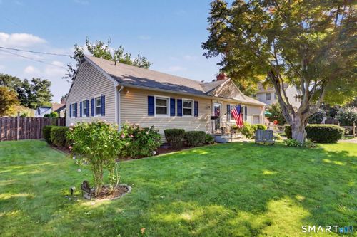 3 Seldon Pl, Norwalk, CT, 06855-2208 | Card Image