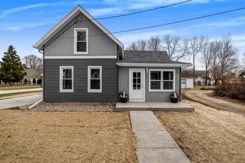 732 7th St, Prairie Du Sac, WI, 53578-1023 | Card Image