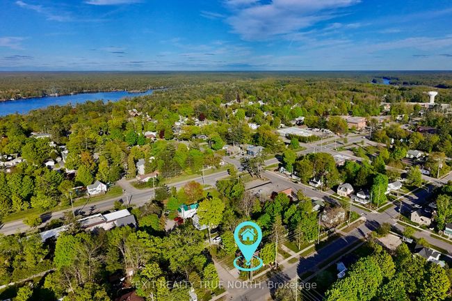 211 Bishop St, Home with 5 bedrooms, 4 bathrooms and 6 parking in Gravenhurst ON | Image 5