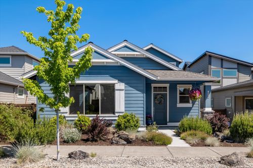 20864 Se Sunniberg Ln, Bend, OR, 97702-3759 | Card Image