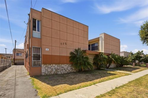 925 Larch St, Inglewood, CA, 90301-3934 | Card Image