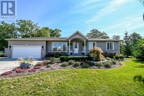 371 Riverside Dr, Welland, ON, L3C5E7 | Card Image