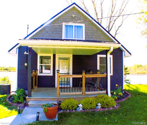 3943 Wice Dr, Gladwin, MI, 48624-8747 | Card Image