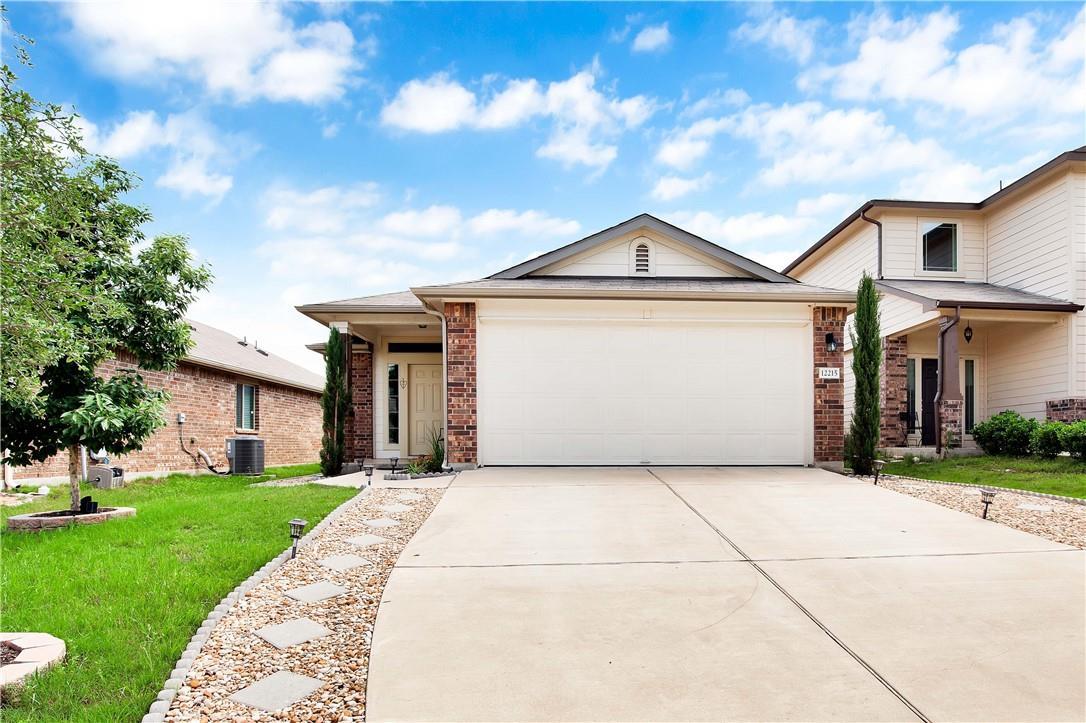 Residential Lease in Manor 2
