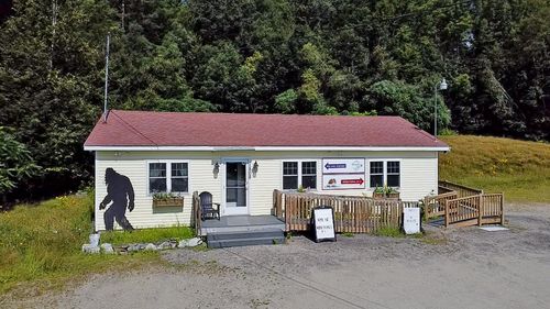 1808 Auburn Road, Turner, ME, 04282 | Card Image