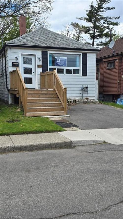 371 Fairfield Ave, Hamilton, ON, L8H5J1 | Card Image