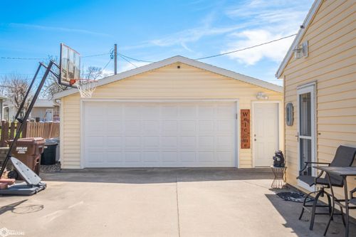 1603 Elder Dr, Marshalltown, IA, 50158-3143 | Card Image