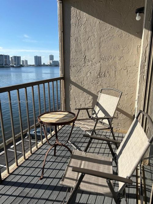 n403-17600 N Bay Rd, Sunny Isles Beach, FL, 33160-2873 | Card Image