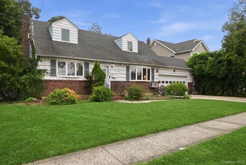 1935 Lenox Avenue, Hempstead, NY, 11554 | Card Image