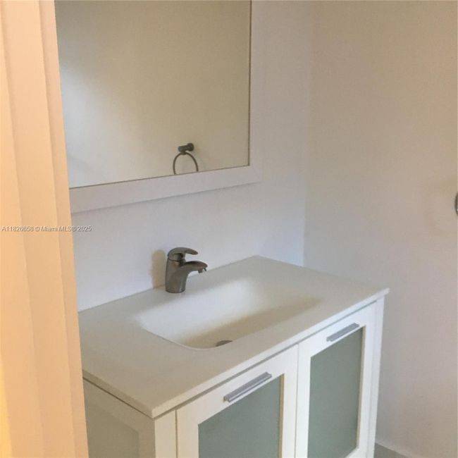 APT-8 - 2180 Brickell Ave, Townhouse with 2 bedrooms, 2 bathrooms and null parking in Miami FL | Image 17