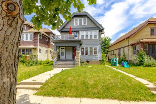 2718 N 49th St, Milwaukee, WI, 53210-2354 | Card Image