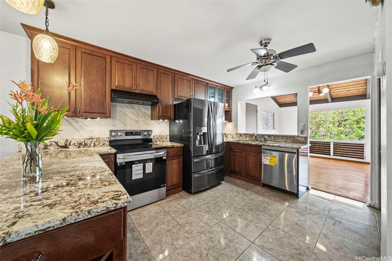 Hui Iwa St, Kaneohe, HI 96744