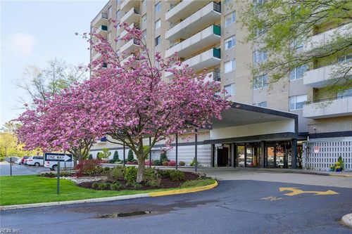 10e-7320 Glenroie Ave, Norfolk, VA, 23505-3050 | Card Image