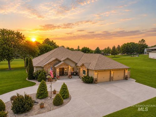 128 Riverside Ln, Buhl, ID, 83316-5271 | Card Image