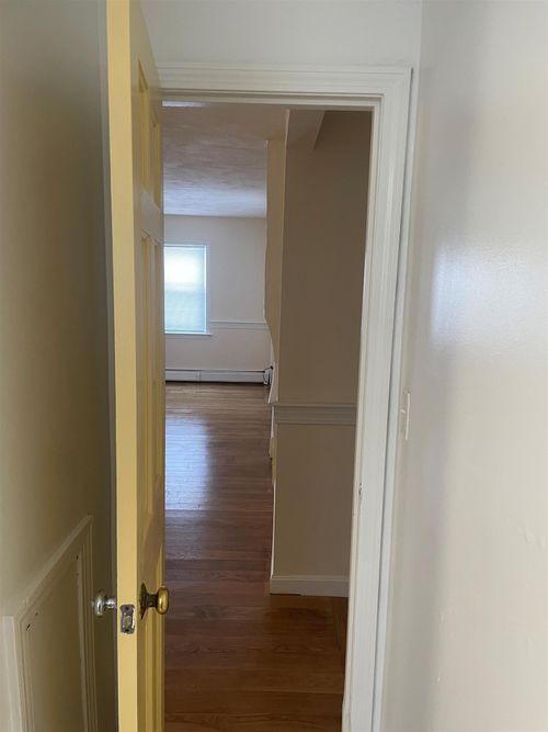 32 Squamscott Rd, Stratham, NH, 03885-2153 | Card Image