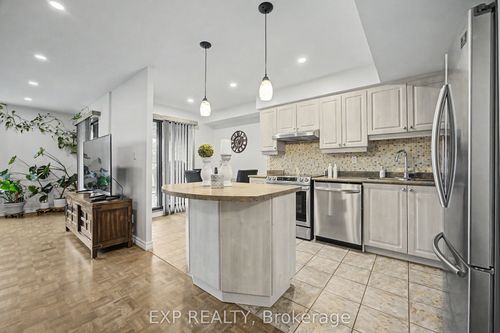 501-1000 Cedarglen Gate, Mississauga, ON, L5C3Z5 | Card Image