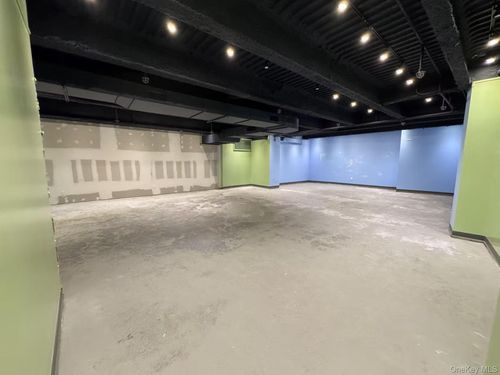 1a-13517 Northern Blvd, Flushing, NY, 11354-4033 | Card Image