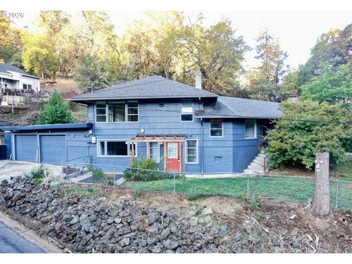 1397 Se Reservoir Ave, Roseburg, OR, 97470 | Card Image