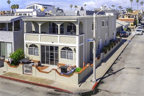 213 41st St, Newport Beach, CA, 92663 | Card Image