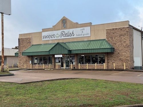 1136 E Villa Maria Rd, Bryan, TX, 77802-2444 | Card Image