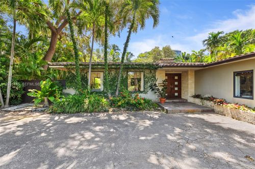 560 Sabal Palm Rd, Miami, FL, 33137-3374 | Card Image