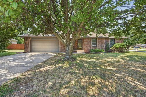3648 W Shawnee Dr, Springfield, MO, 65810-1063 | Card Image
