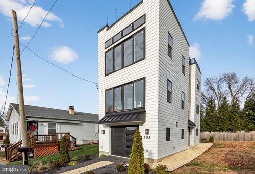 203 Church St, WAYNE, PA, 19087-4725 | Card Image