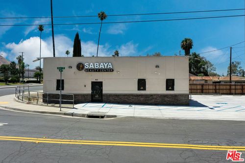 451 Iowa Ave, Riverside, CA, 92507-1028 | Card Image