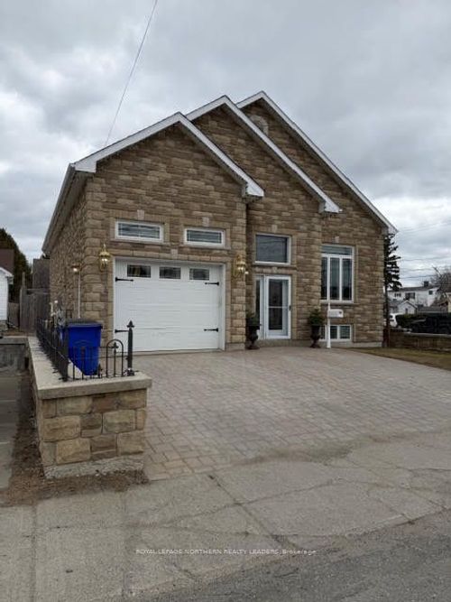 268 Toke St, Timmins, ON, P4N6V1 | Card Image