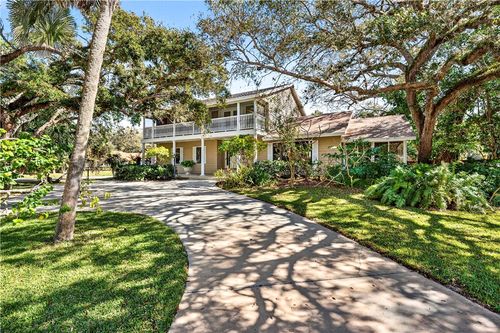 950 Winding River Rd, Vero Beach, FL, 32963-2547 | Card Image