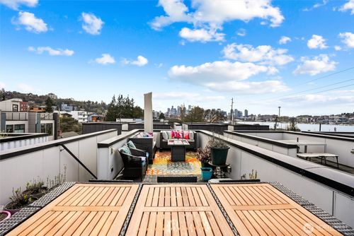 c-2239 Minor Ave E, Seattle, WA, 98102-3414 | Card Image