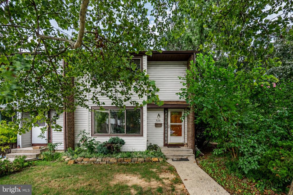 Residential in EAST WINDSOR