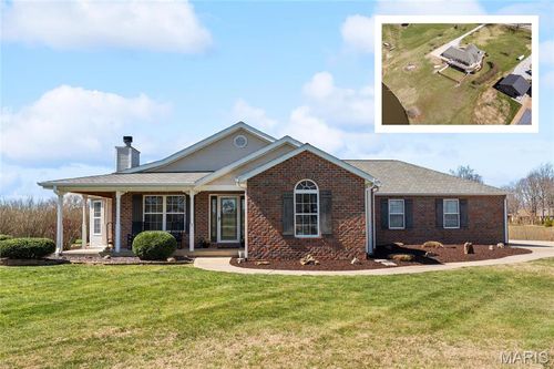 7 Primrose Ln, Trenton, IL, 62293-4554 | Card Image