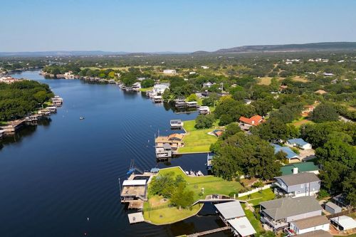 2000 & 1941 Williams Lakeshore, Kingsland, TX, 78639 | Card Image