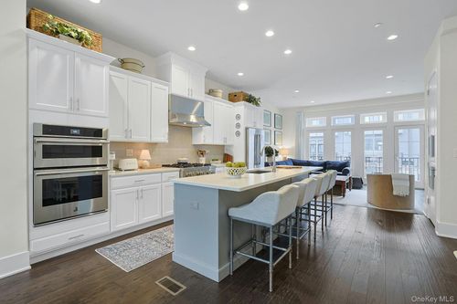 206 Legend Dr, Sleepy Hollow, NY, 10591-3498 | Card Image