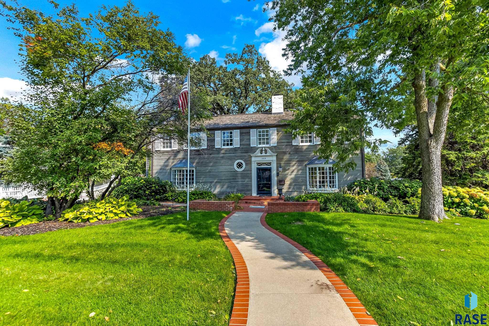 1st Ave, Sioux Falls, SD 57105