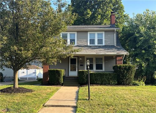 1015 Oakwood Ave Ne, Massillon, OH, 44646-4707 | Card Image